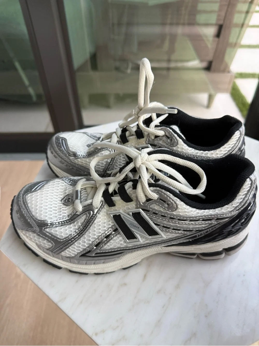 New Balance 1906R (GS)Silver/Black/WHITE